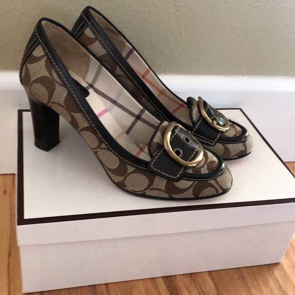 COACH Monogrammed Hillory Heels 6.5 - Picture 1 of 8